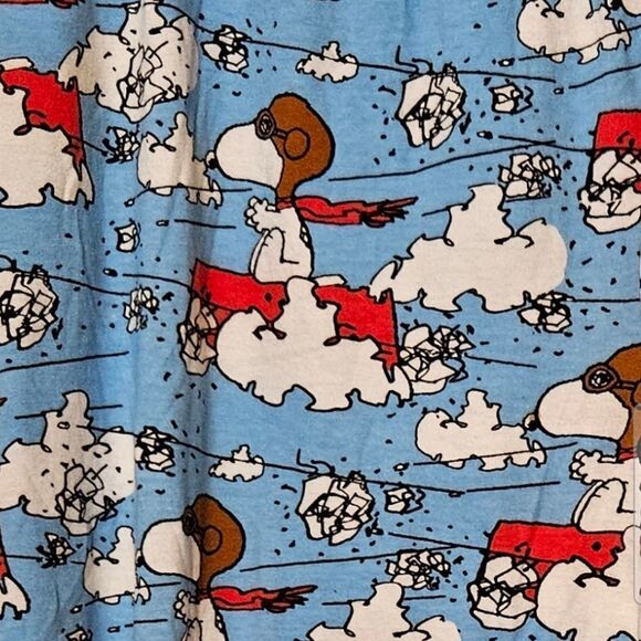 #447 Peanuts- Snoopy on Red Dog House being "The Red Baron."Sz. Mens L - Picture 4 of 4